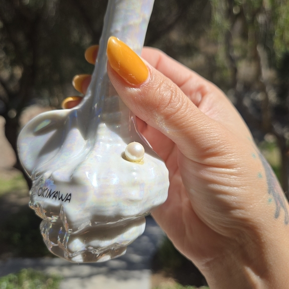 Okinawa Iridescent Pearlescent Bud Vase‎ Bottle with Pearl Accent 80s Vintage - Picture 4 of 9